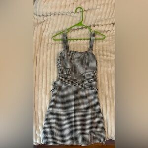 Black and white dress- small